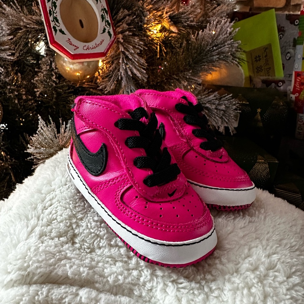 Infant Nike Booties